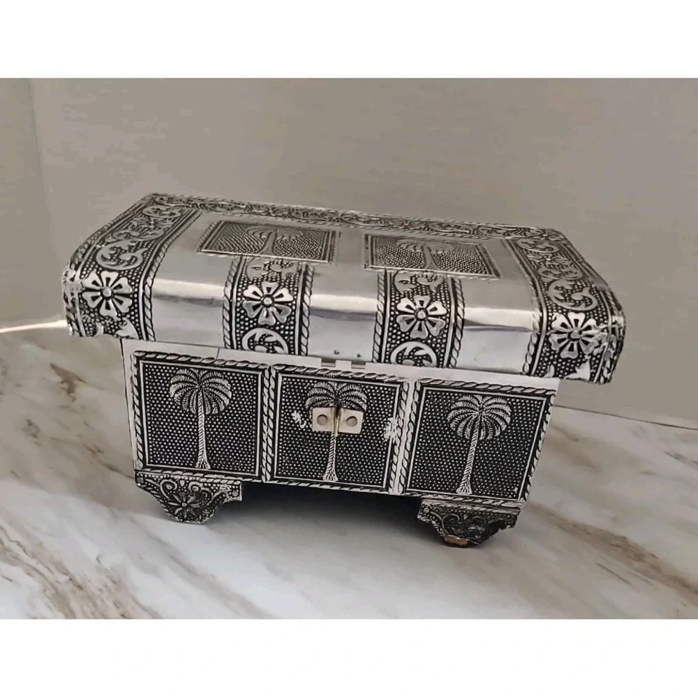 Handmade Silver Tone Metal Trinket Jewelry Box Palm Trees Blue Lining Nautical
